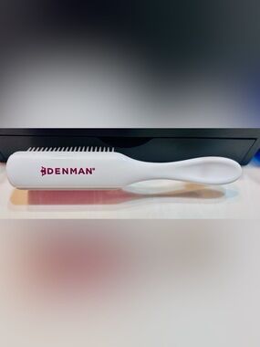 Denman D3 7-row hairbrush in white with pink